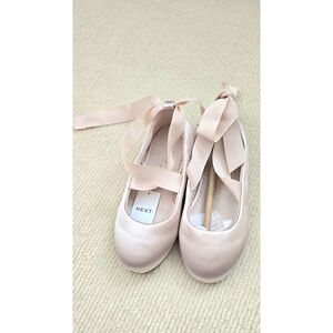 NWT Next Girls Satin Ribbon Tie Ballet Shoes – UK 9 / US 10 / EU 26.5